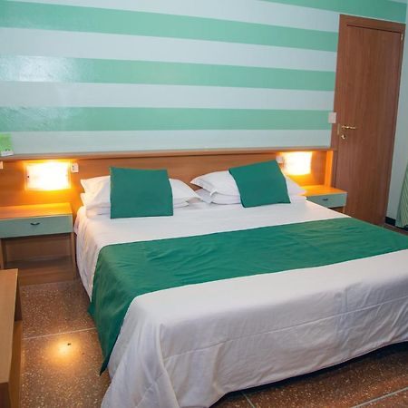 Albergo Glory Borghetto Santo Spirito Kültér fotó