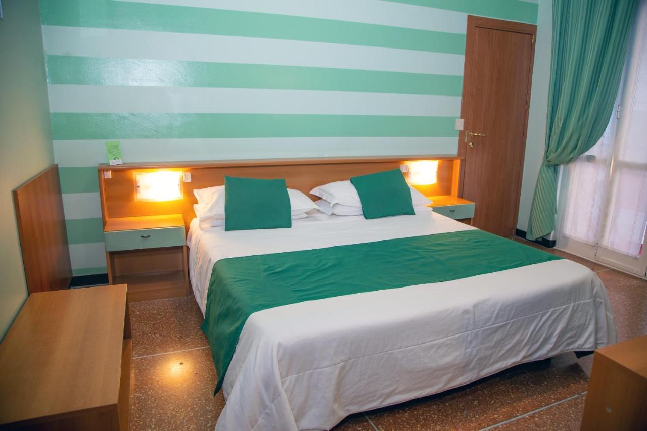 Albergo Glory Borghetto Santo Spirito Kültér fotó