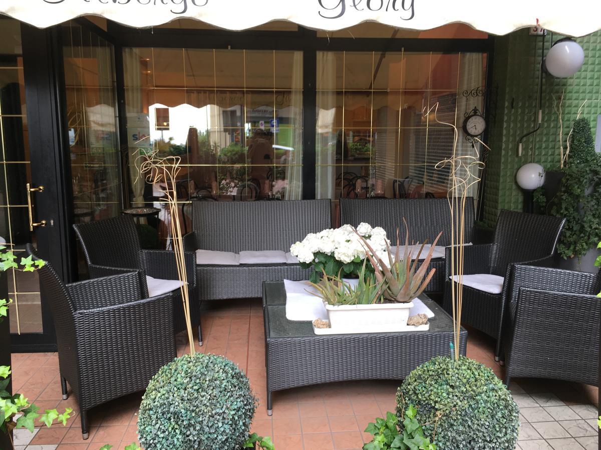 Albergo Glory Borghetto Santo Spirito Kültér fotó