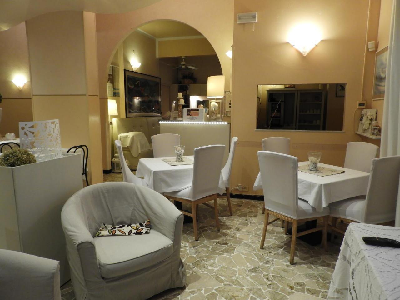Albergo Glory Borghetto Santo Spirito Kültér fotó